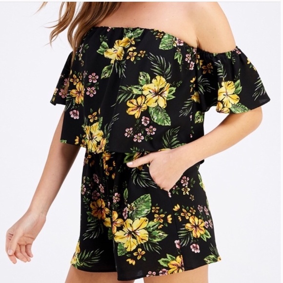❤️HOST PICK❤️Strapless Floral Romper - Picture 3 of 3